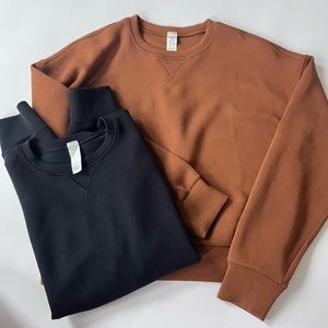 2 spanx air essential sweatshirts